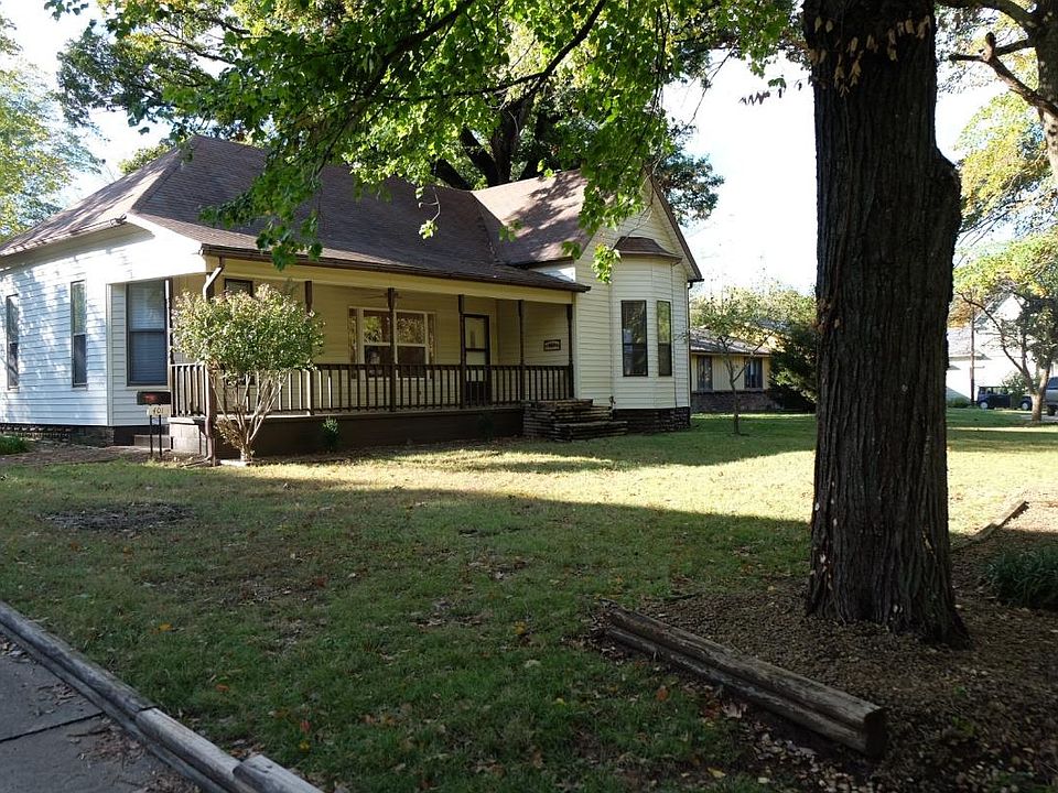 Street view of front of house