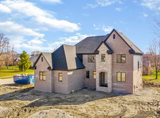 55738 Lochmoor Dr, Shelby Township, MI 48316