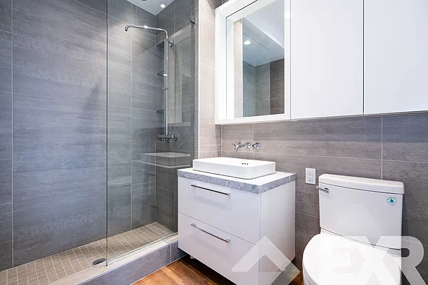 Rented by EXR | media 53