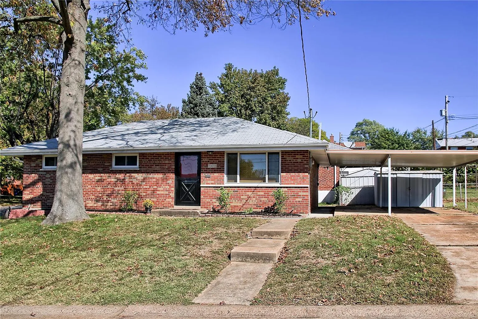 7426 Field Ave photo 1