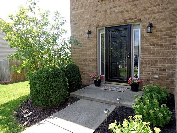 2nd image of 820 Aster Ct