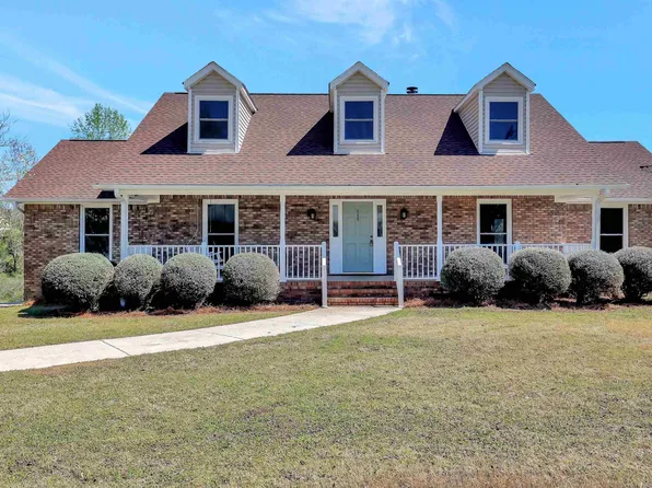 609 10th Ct, Pleasant Grove, AL 35127