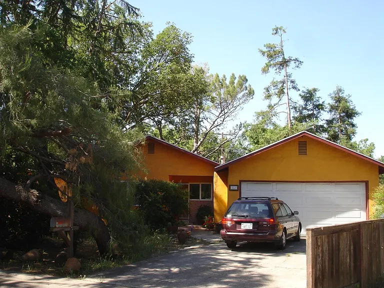 1301 Madrone Pl — Photo 1