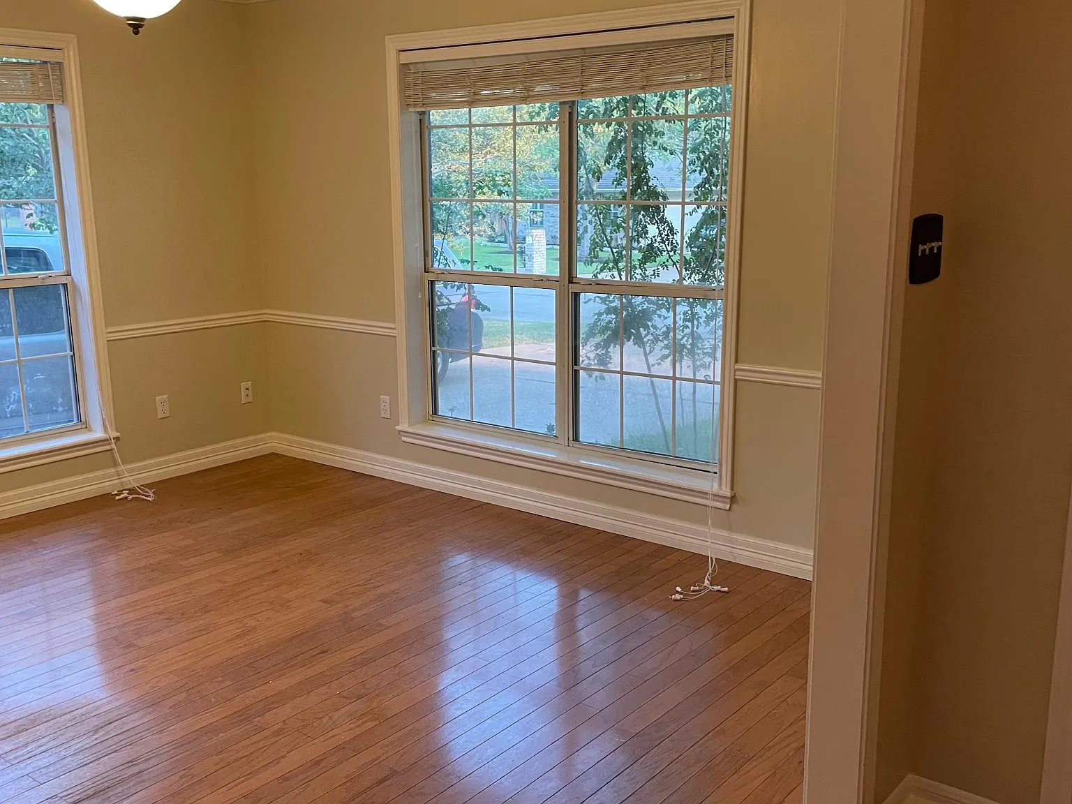 4 bed, 2.5 bath, 2200 sqft, $2,900 — Photo 2