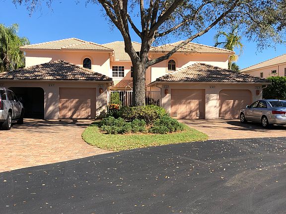 3rd image of 528 Lake Louise Cir Unit 303
