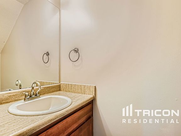 5th image of 513 Epris Ln