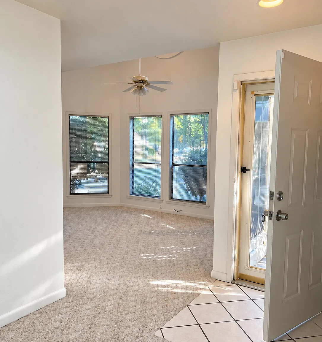 1 bed, 720 sqft, $800 — Photo 2