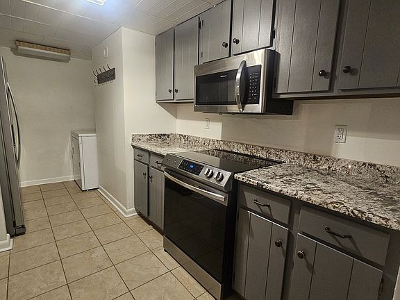 5th image of 180 SW Crescent St