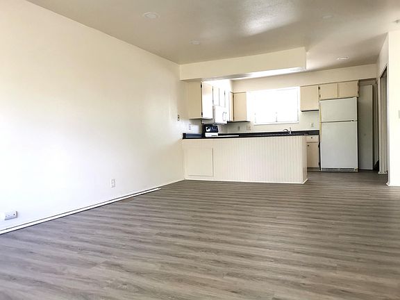 4th image of 8275 S Julie Anna Ct