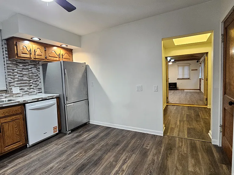 6135 S Massasoit Ave #1 — Photo 8