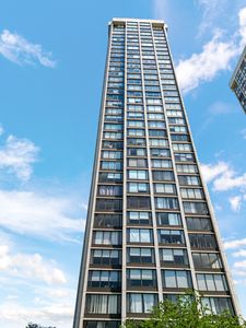 5455 N Sheridan Rd APT 1802, Chicago, IL, 60640