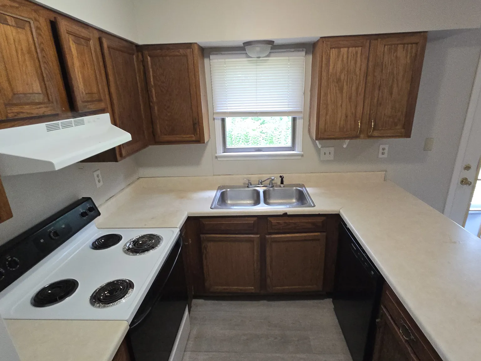 2 bed, $850 — Photo 3