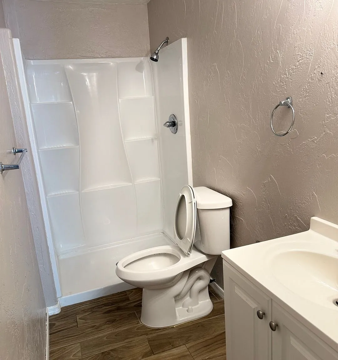3 bed, 1200 sqft, $1,685 — Photo 4