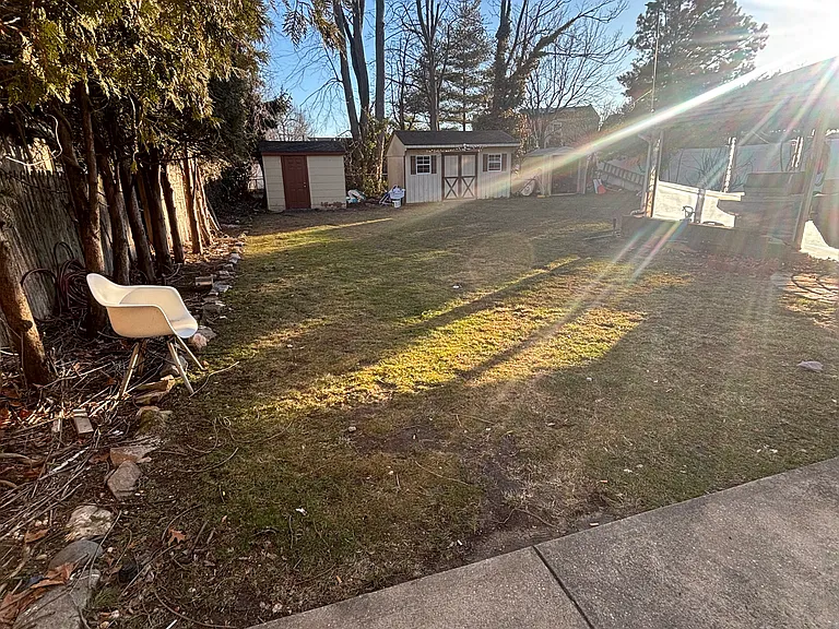 Merrick Rd — Photo 13