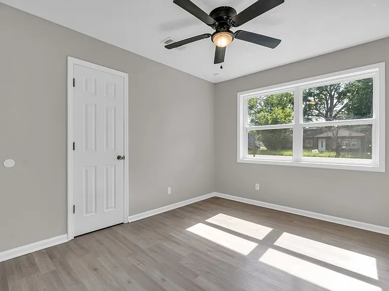 134 Poplar St — Photo 13