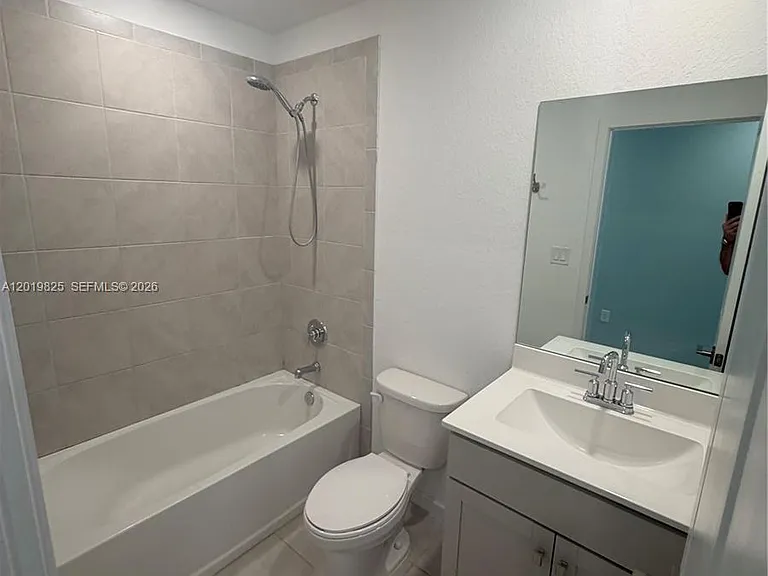2355 SE 10th St — Photo 16