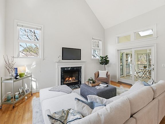 4th image of 11 Longmeadow Way
