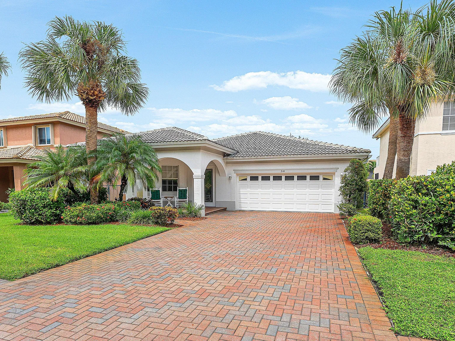 3 bed, 2.0 bath, 2251 sqft, $3,400 — Photo 2