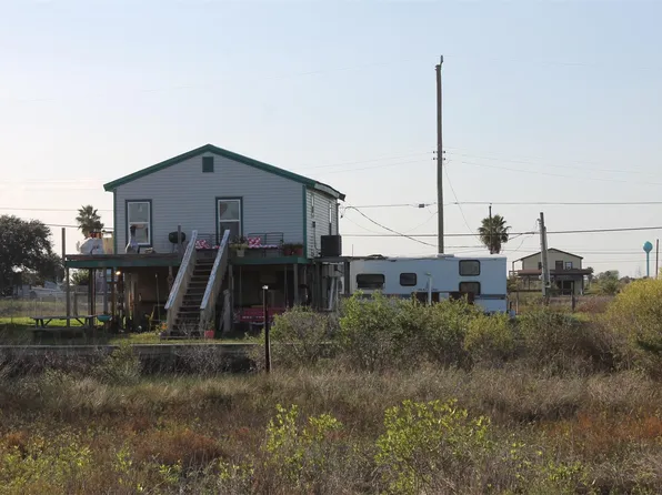 7115 W Hunter Dr, Hitchcock, TX 77563