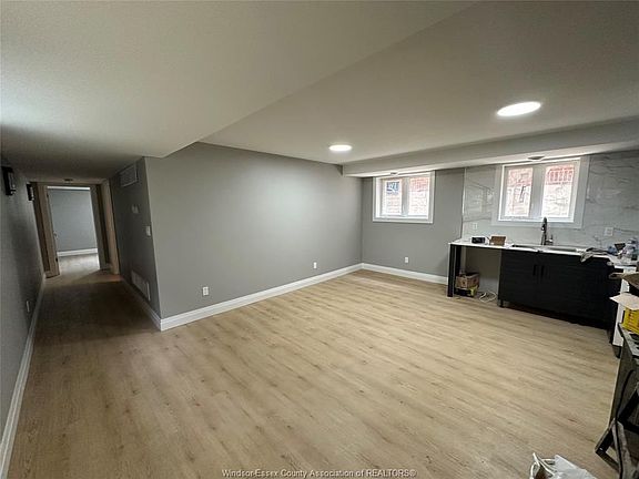 3rd image of 757 Randolph Ave