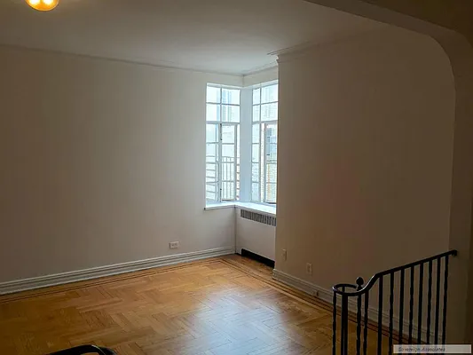 Rented by Sovereign Associates | media 22