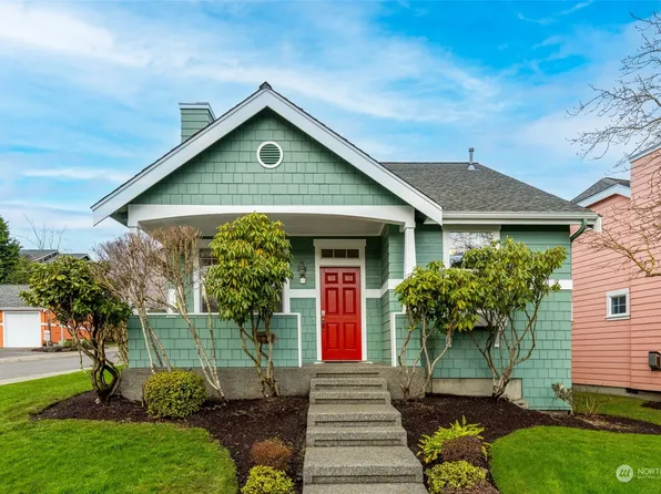 68 NE Sunset Street, Poulsbo, WA 98370