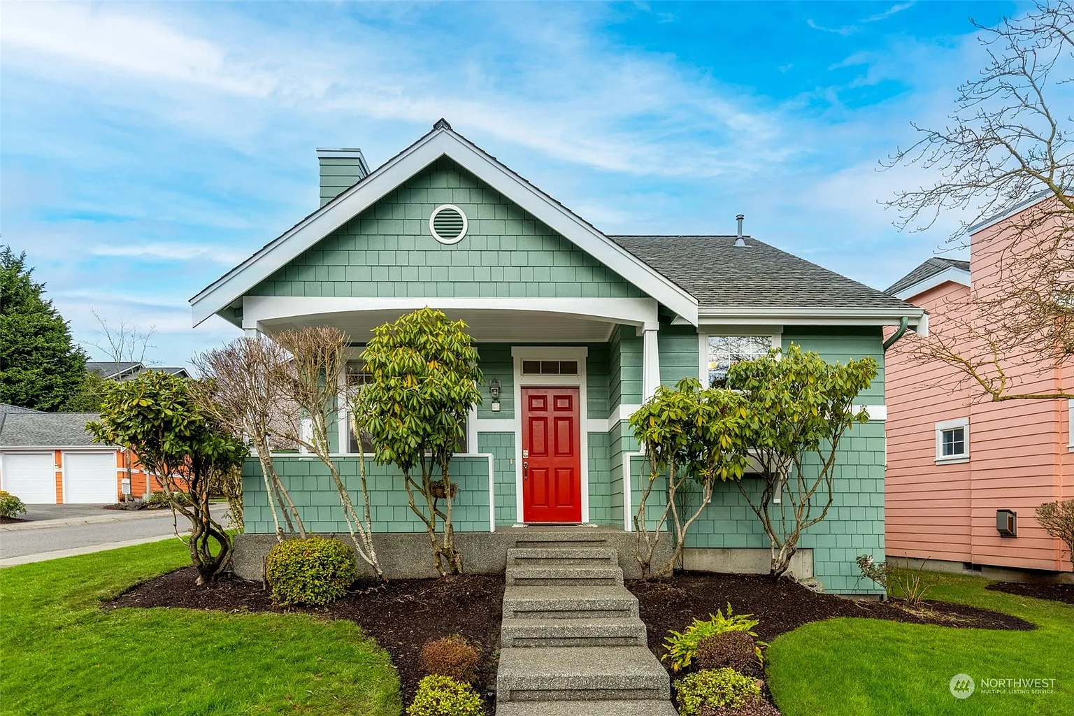 68 NE Sunset Street photo 1