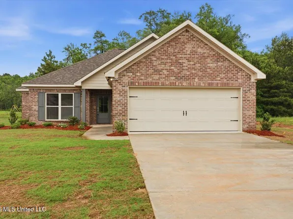 302 Courtney Ln, Magee, MS 39111