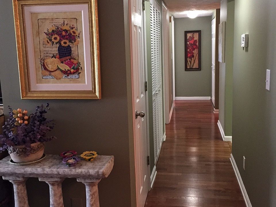 Entryway/Hallway