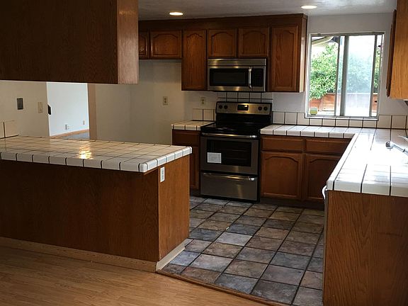 4th image of 2635 Mabury Sq