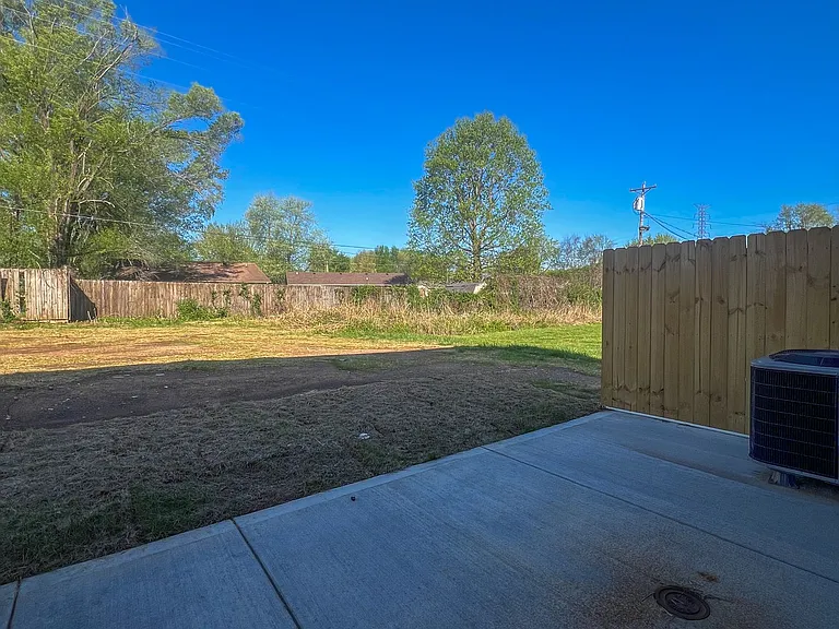 1130 Pembroke Oak Grove Rd — Photo 24