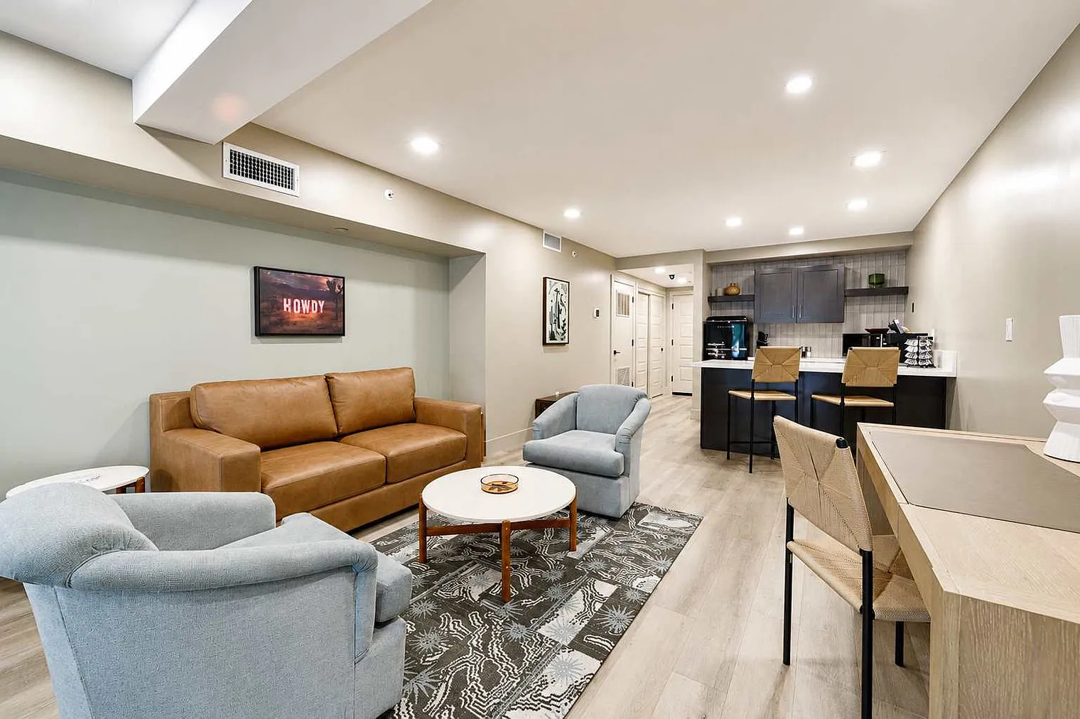 1 bed, 1.0 bath, 721 sqft, $3,549 — Photo 2