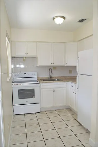 701 SW 15th Ave #1 Photo 1