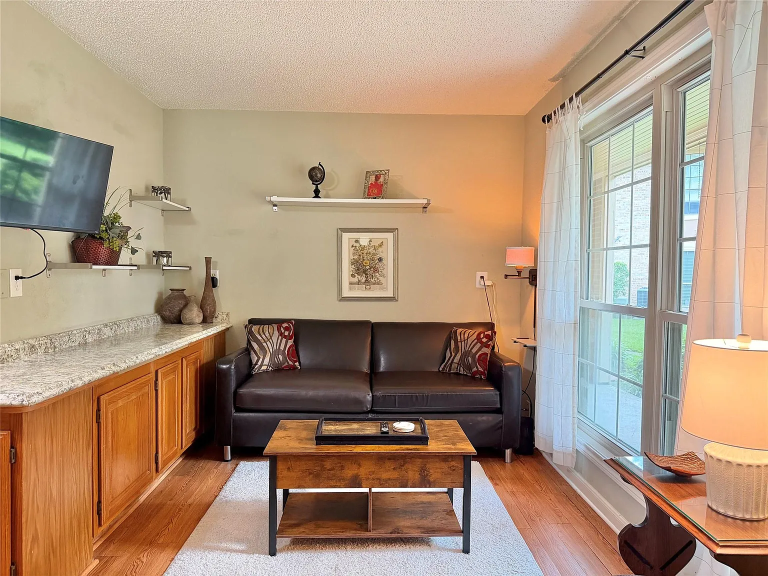 1 bed, 1.0 bath, 480 sqft, $1,200 — Photo 1
