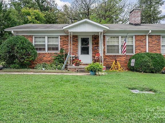3rd image of 411 Lee St #413