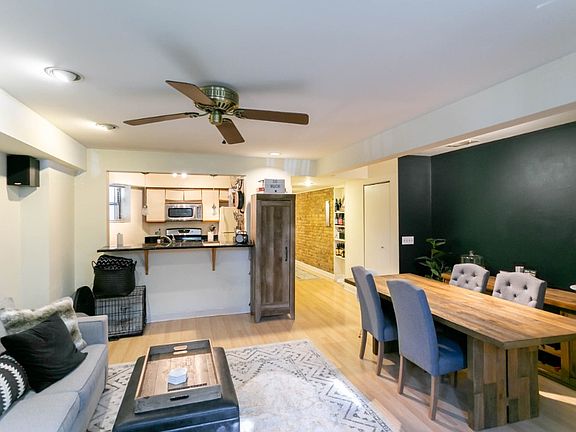 3rd image of 4011 N Kenmore Ave APT G1