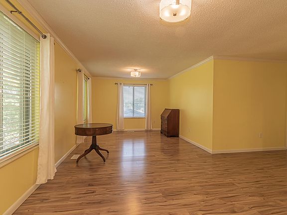 5th image of 1000 Barker Dr