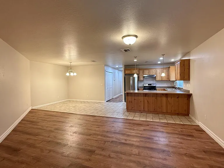 2150 NW Tara Ln — Photo 3