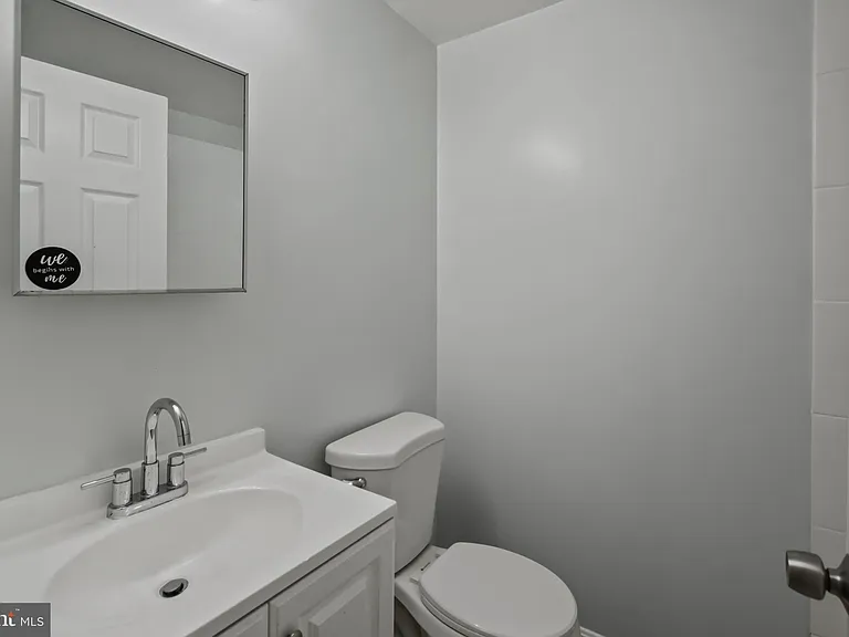 182 36th St NE #2 — Photo 17
