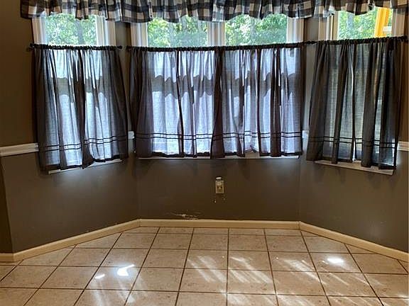 4th image of 2070 Lee Road 197