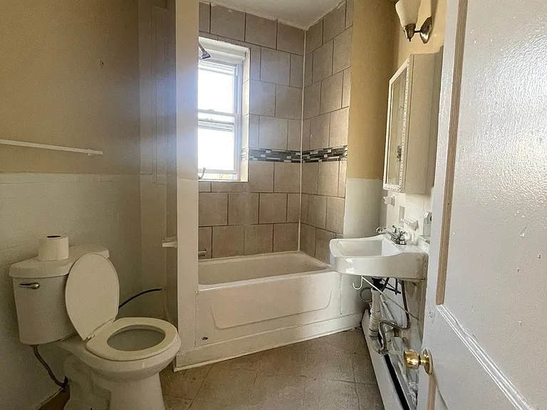 703 Howard Ave #42 — Photo 7