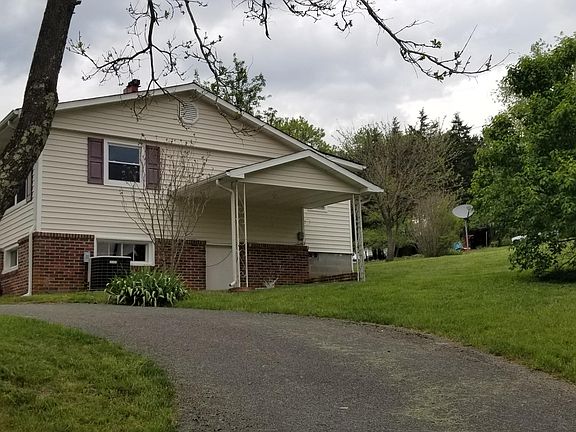 3rd image of 135 Sulphur Springs Cir