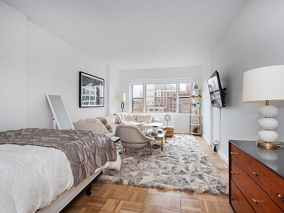 5th image of 60 E 8th St APT 10H