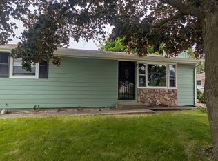1461 Kings Rd, Carpentersville, IL 60110