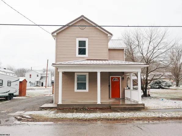 286 Maple Ave, Philippi, WV 26416