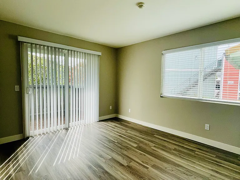 2x1 - Master Bedroom ( Downstairs Unit)