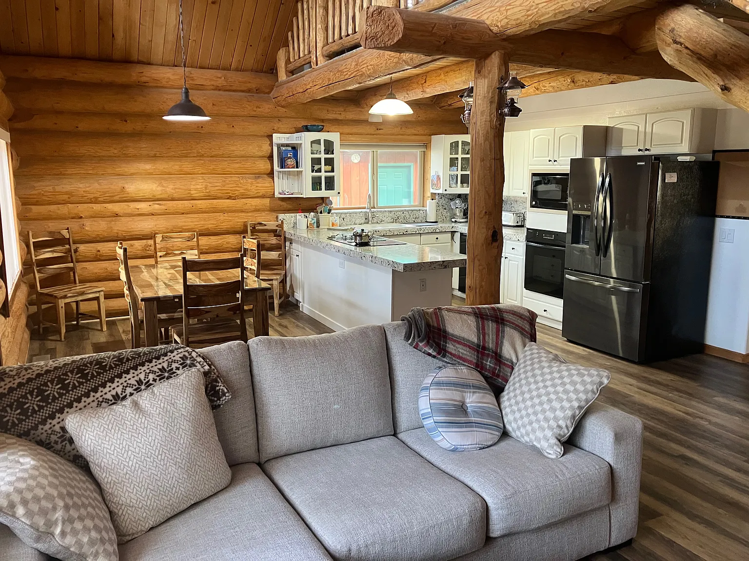 2 bed, 1280 sqft, $2,100 — Photo 4