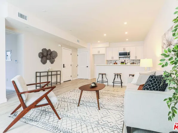 7022 Alabama Ave #201, Canoga Park, CA 91303