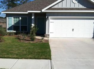 280 Dickens Dr, Freeport, FL 32439
