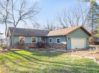 460 Pierce St, Gilberts, IL 60136